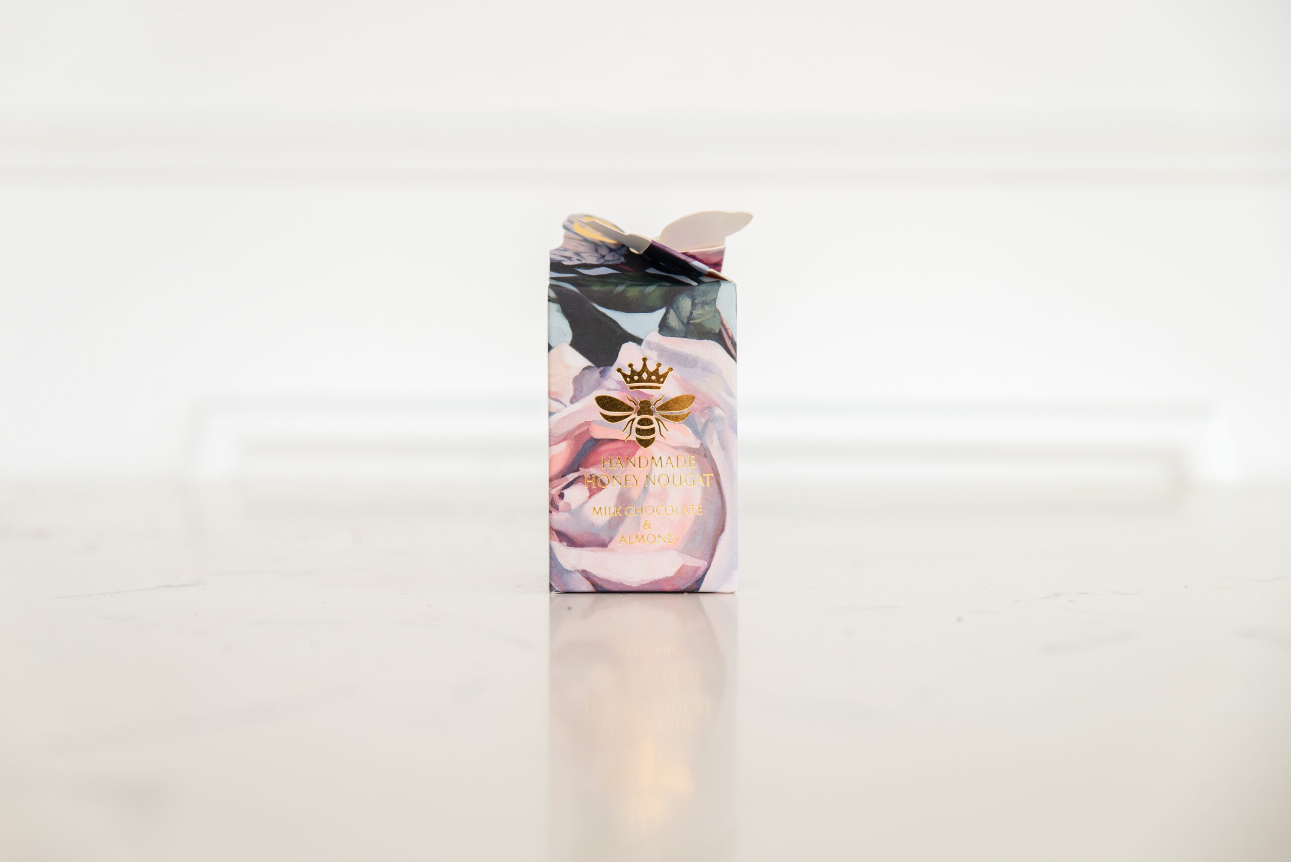 WW - Honey Bee: Chocolate Almond (box of 24x 28g)